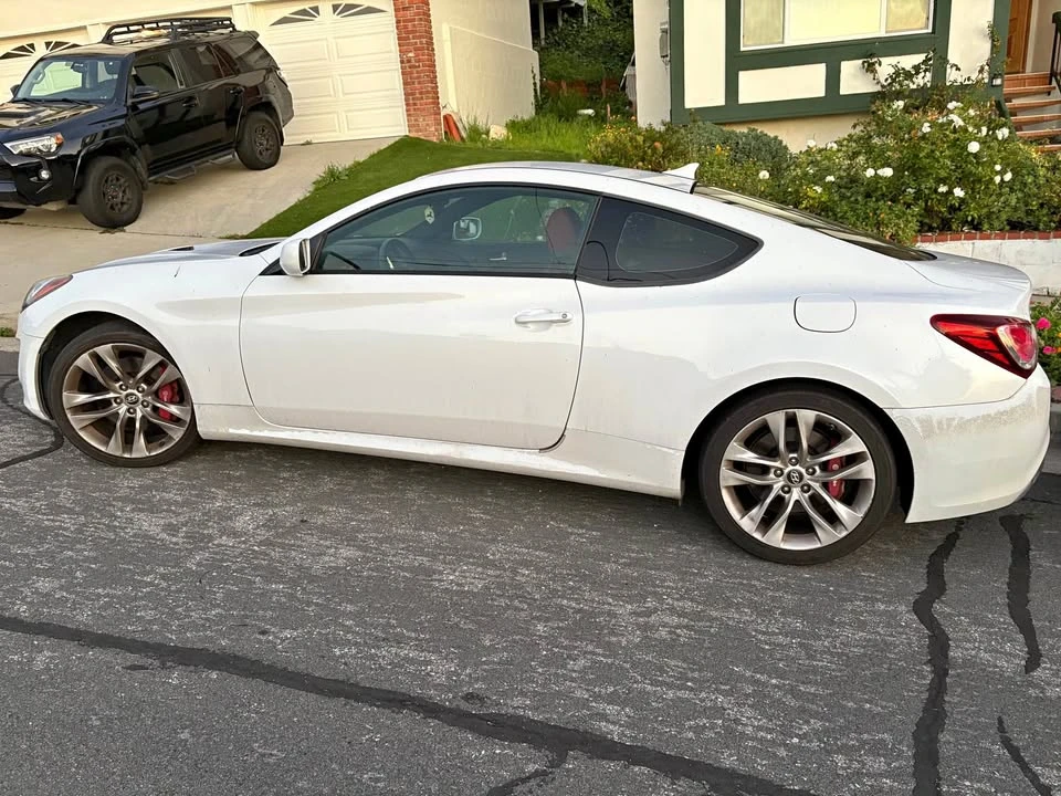 2013 Hyundai Genesis Coupe - Image 2 of 14