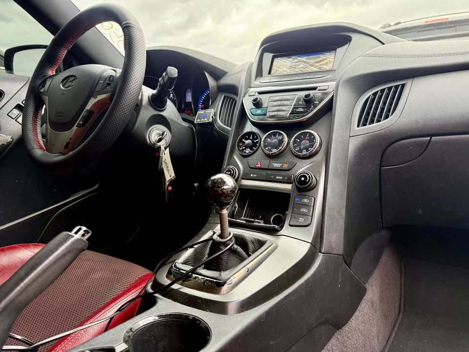 2013 Hyundai Genesis Coupe - Image 7 of 8