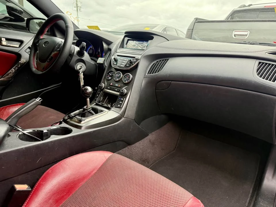 2013 Hyundai Genesis Coupe - Image 5 of 8