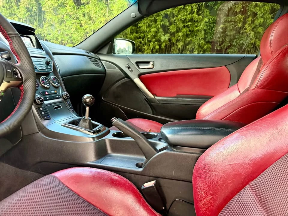 2013 Hyundai Genesis Coupe - Image 9 of 13