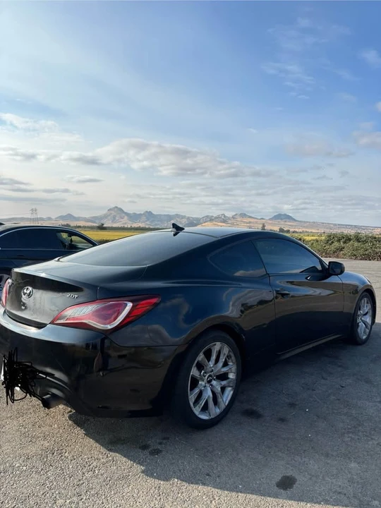 2013 Hyundai Genesis Coupe - Image 2 of 6