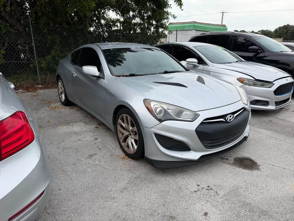 2013 Hyundai Genesis Coupe - Image 2 of 4