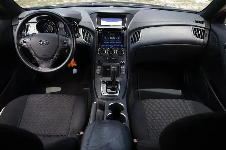 2013 Hyundai Genesis Coupe - Image 2 of 19