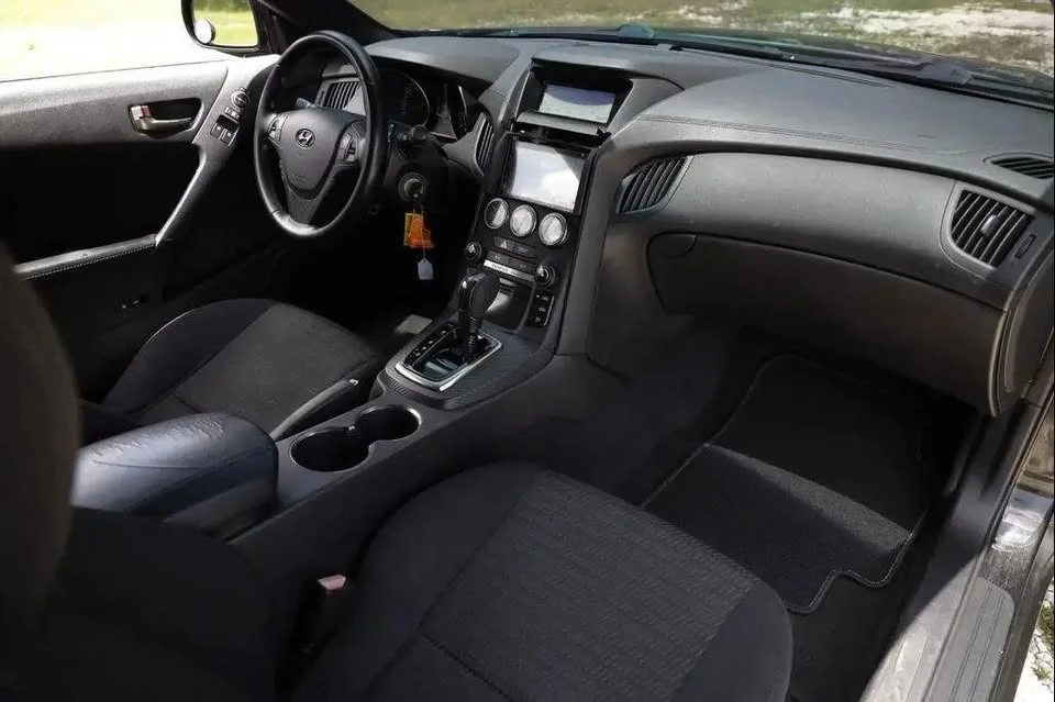 2013 Hyundai Genesis Coupe - Image 14 of 19