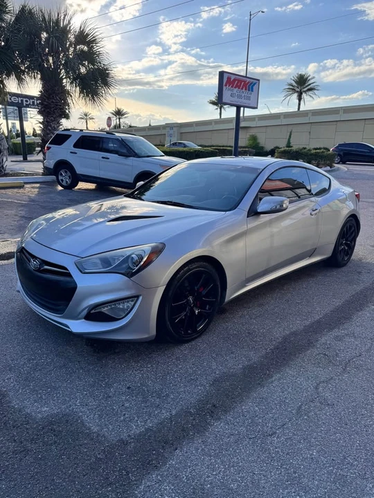2013 Hyundai Genesis Coupe - Image 8 of 9