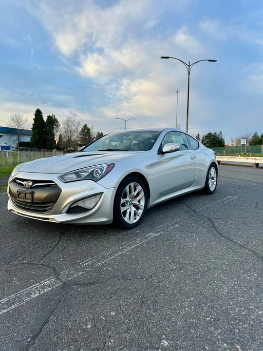 2013 Hyundai Genesis Coupe - Image 2 of 5