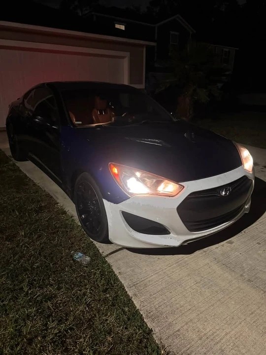 2013 Hyundai Genesis Coupe - Image 2 of 2