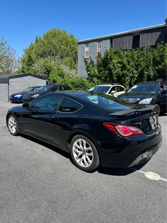 2013 Hyundai Genesis Coupe - Image 10 of 12