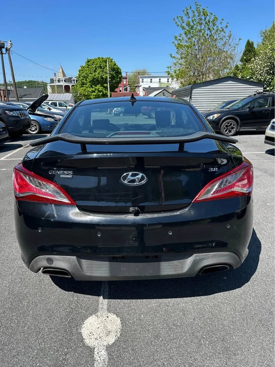 2013 Hyundai Genesis Coupe - Image 9 of 12