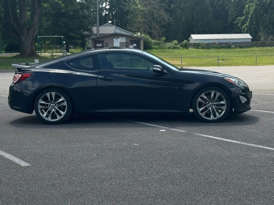 2013 Hyundai Genesis Coupe - Image 8 of 9