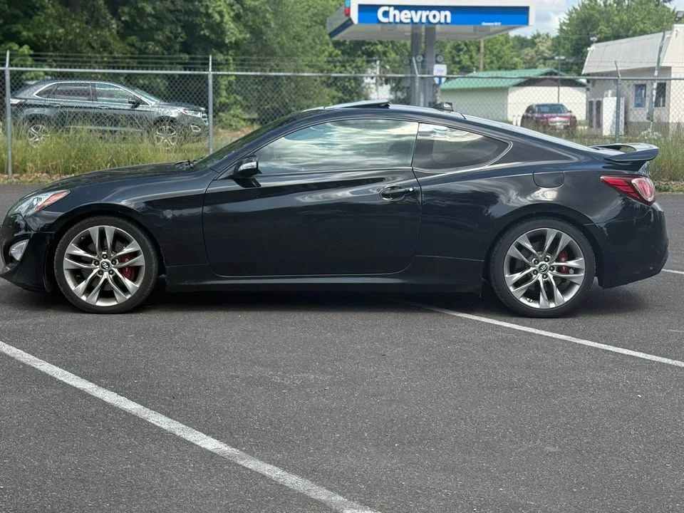 2013 Hyundai Genesis Coupe - Image 2 of 9