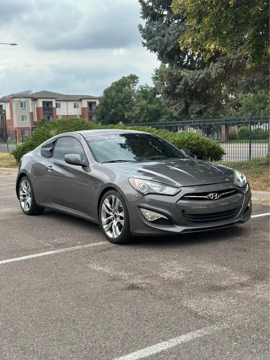 2013 Hyundai Genesis Coupe - Image 2 of 13