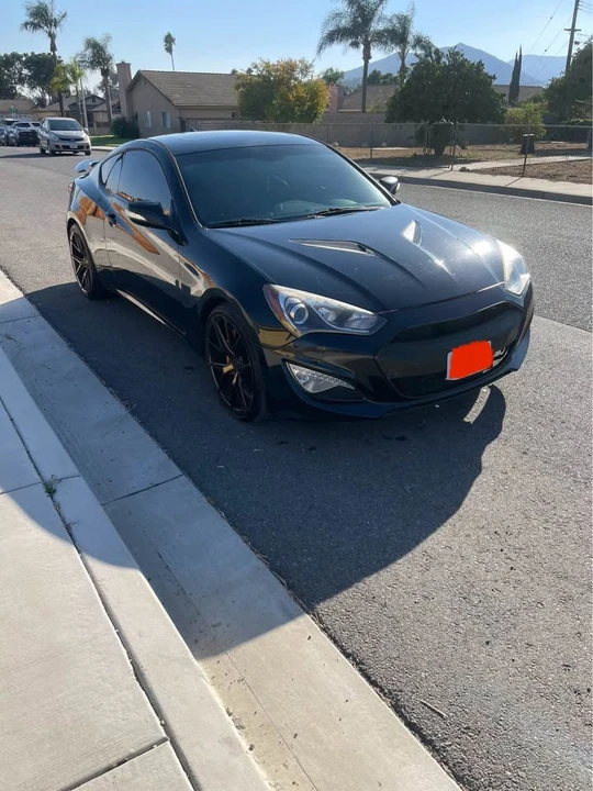 2013 Hyundai Genesis Coupe - Image 2 of 11