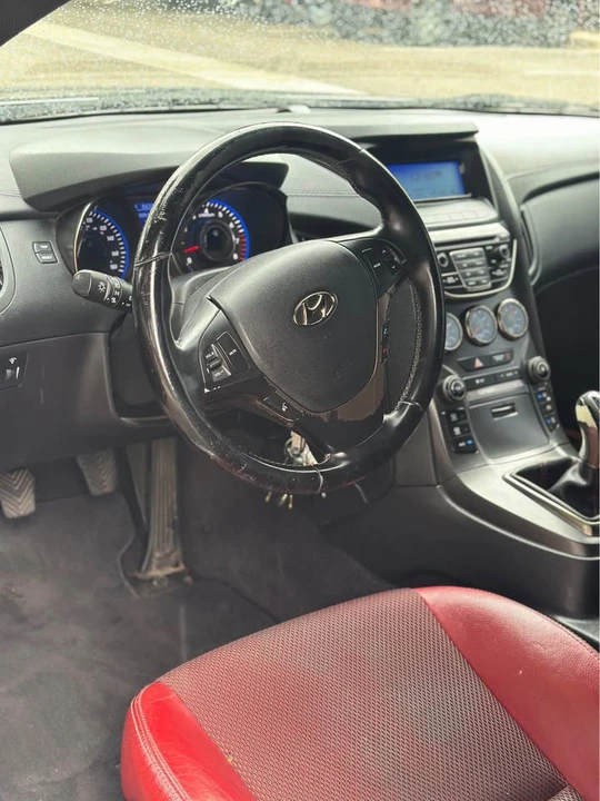 2013 Hyundai Genesis Coupe - Image 11 of 13