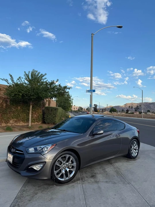 2013 Hyundai Genesis Coupe - Image 2 of 14