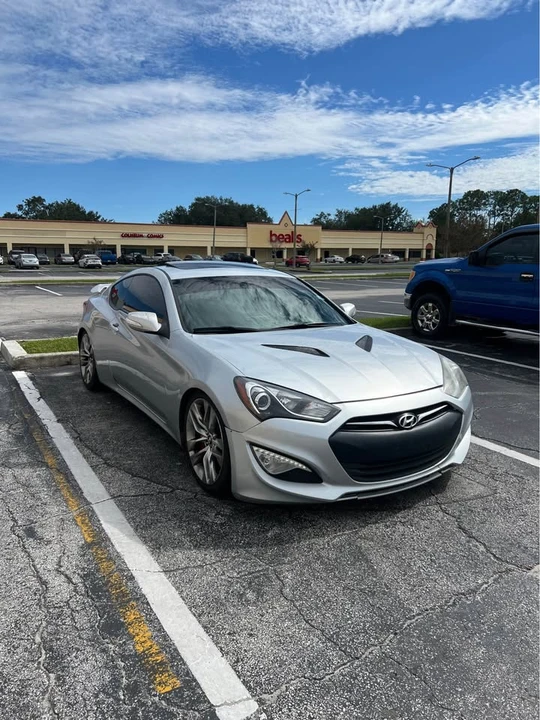 2013 Hyundai Genesis Coupe - Image 4 of 5