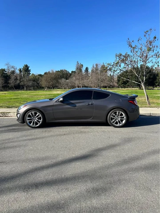 2013 Hyundai Genesis Coupe - Image 2 of 14