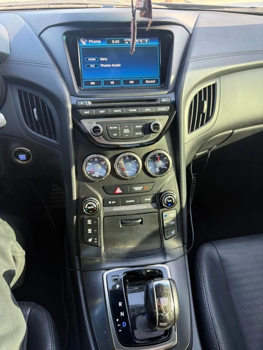 2013 Hyundai Genesis Coupe - Image 13 of 17
