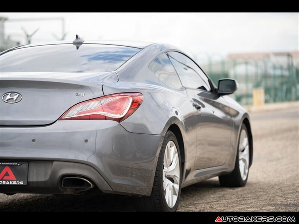 2013 Hyundai Genesis Coupe - Image 9 of 19
