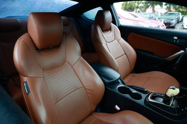 2013 Hyundai Genesis Coupe - Image 15 of 19