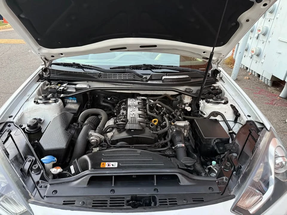 2013 Hyundai Genesis Coupe - Image 7 of 18