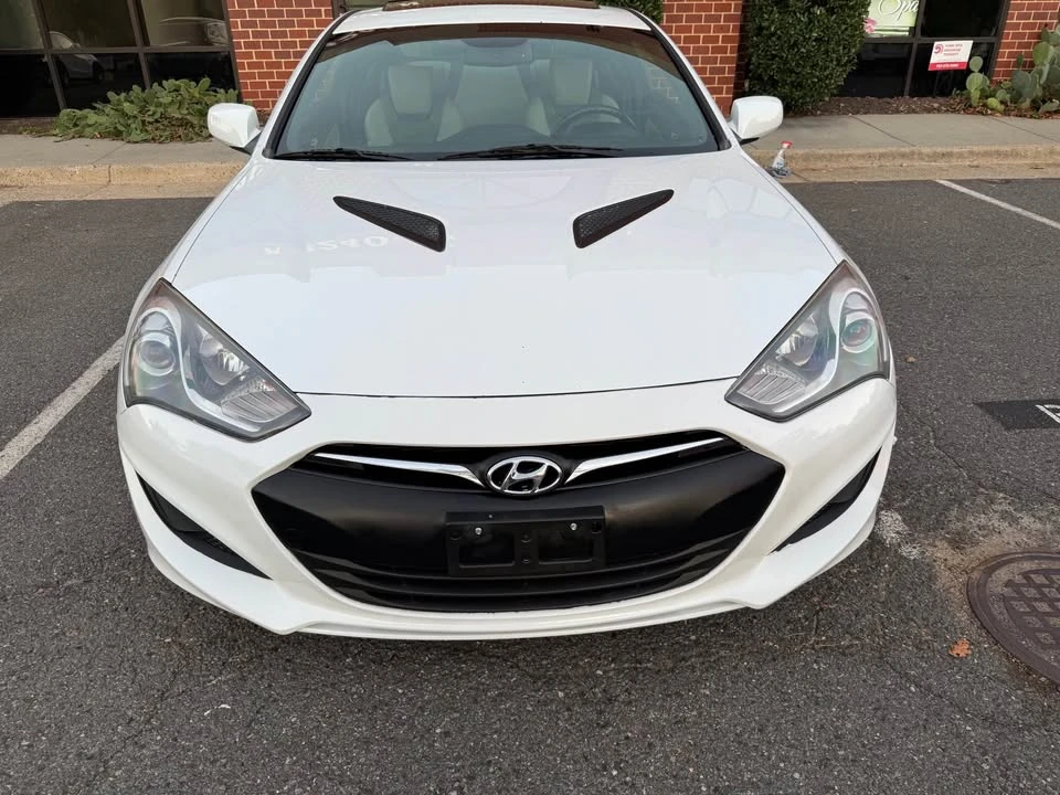 2013 Hyundai Genesis Coupe - Image 17 of 18