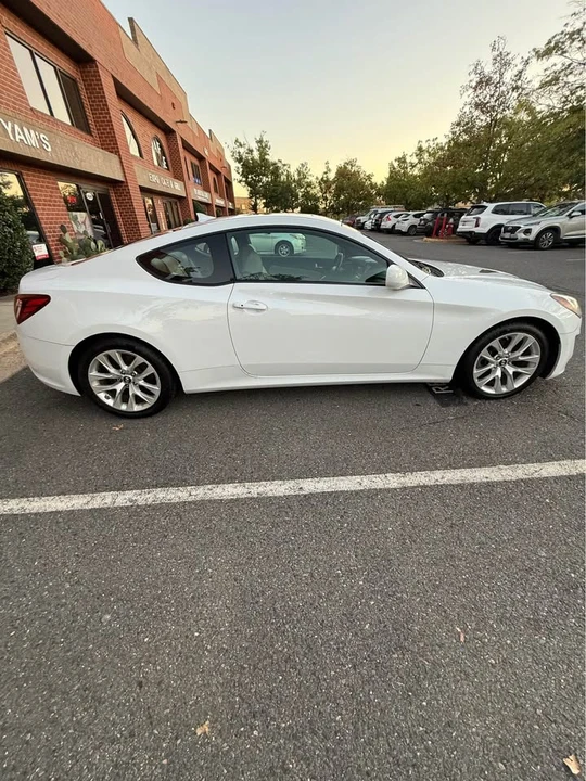 2013 Hyundai Genesis Coupe - Image 11 of 18