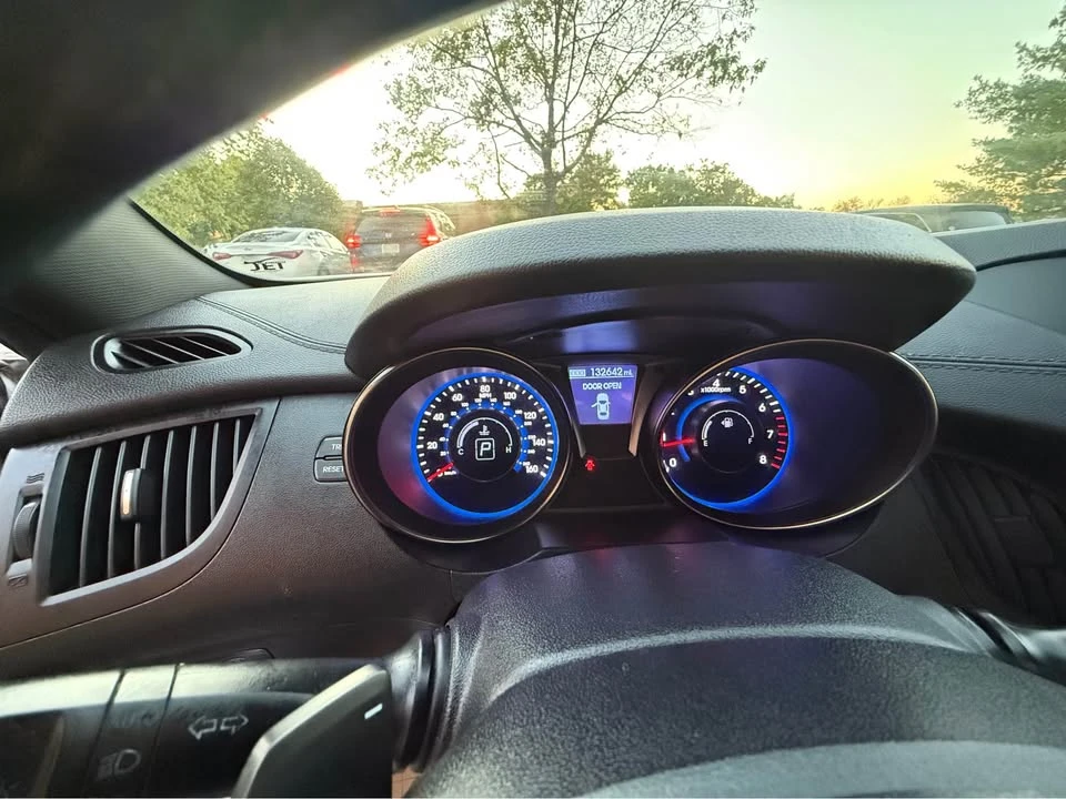 2013 Hyundai Genesis Coupe - Image 8 of 18