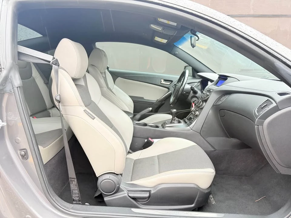 2013 Hyundai Genesis Coupe - Image 11 of 16