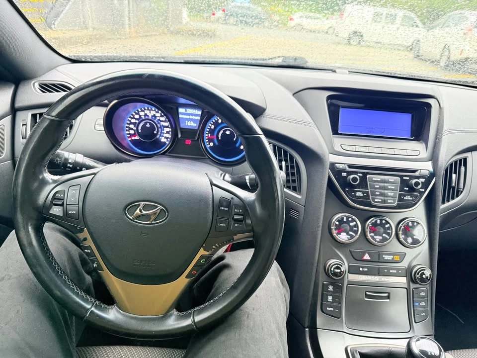 2013 Hyundai Genesis Coupe - Image 14 of 16
