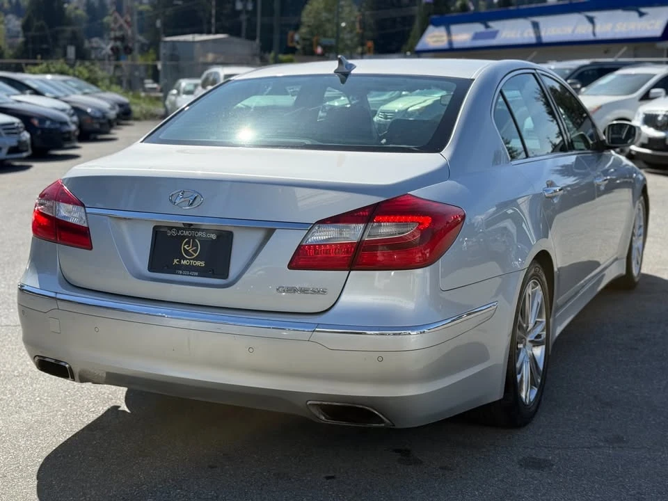 2013 Hyundai Genesis - Image 4 of 19
