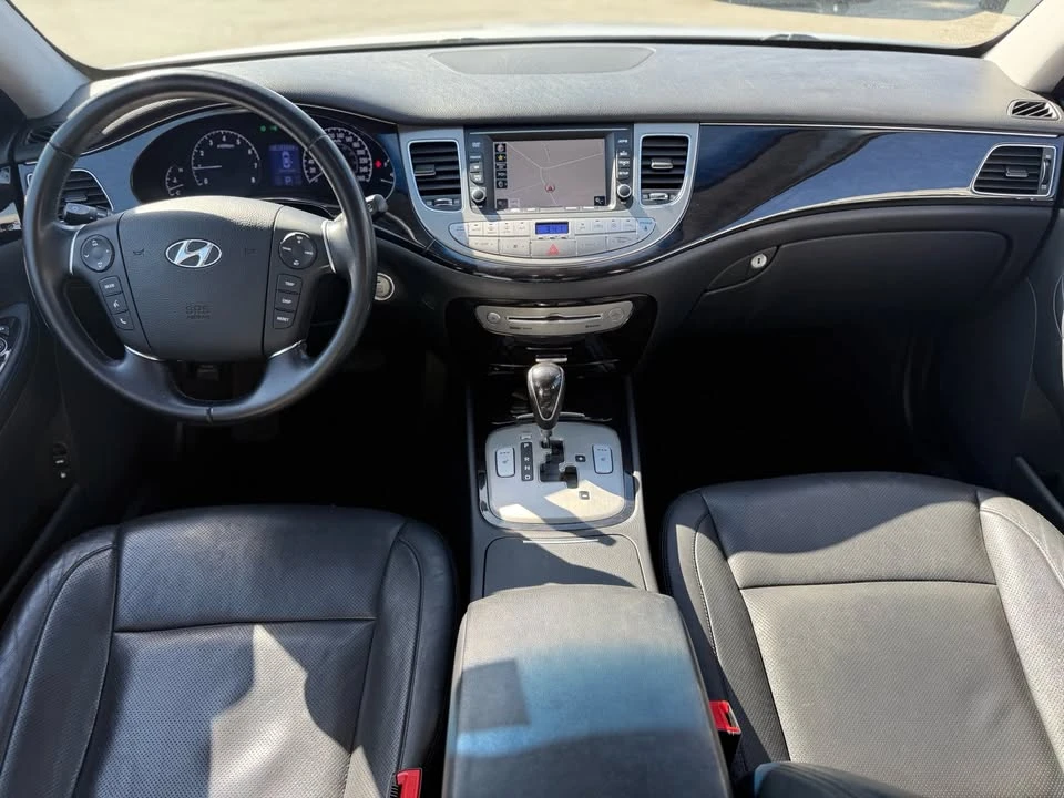 2013 Hyundai Genesis - Image 13 of 19