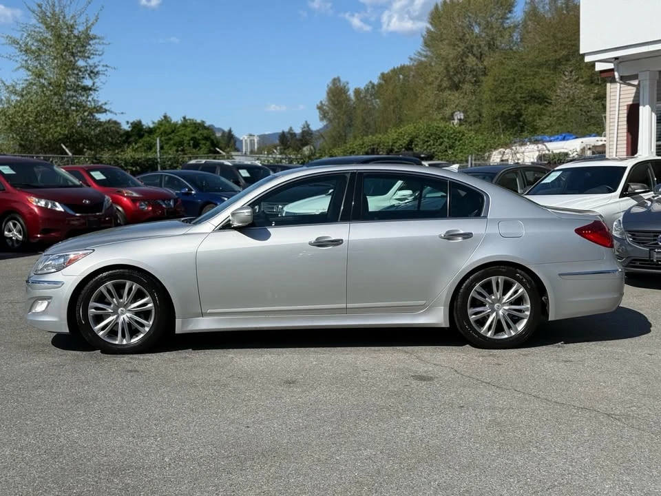 2013 Hyundai Genesis - Image 7 of 19