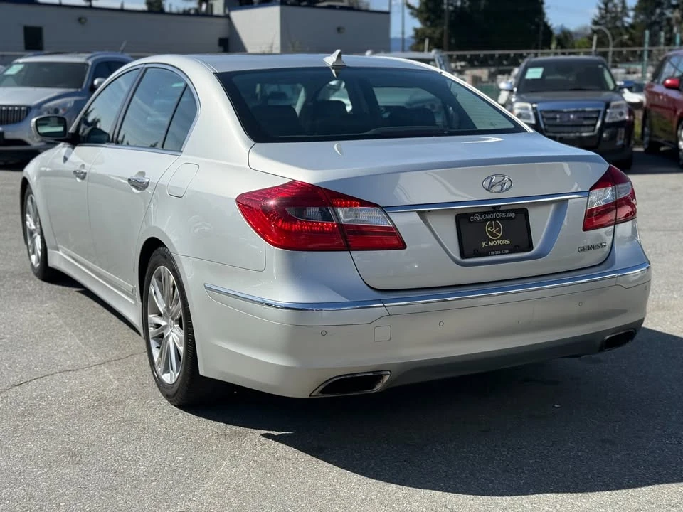 2013 Hyundai Genesis - Image 6 of 19