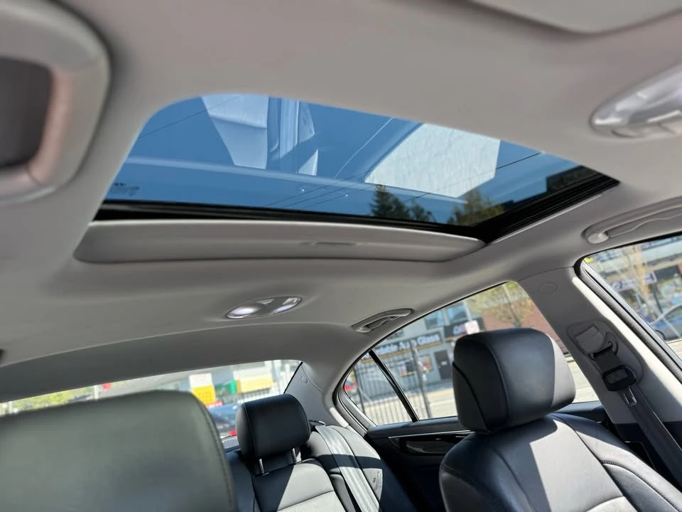 2013 Hyundai Genesis - Image 12 of 19
