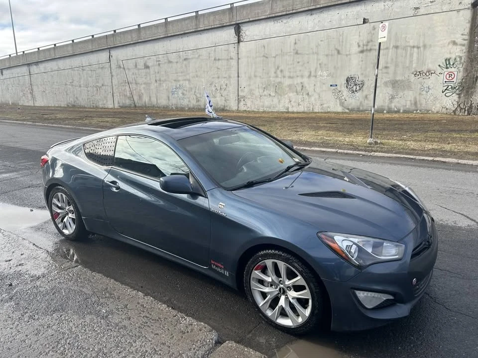 2013 Hyundai Genesis - Image 15 of 20