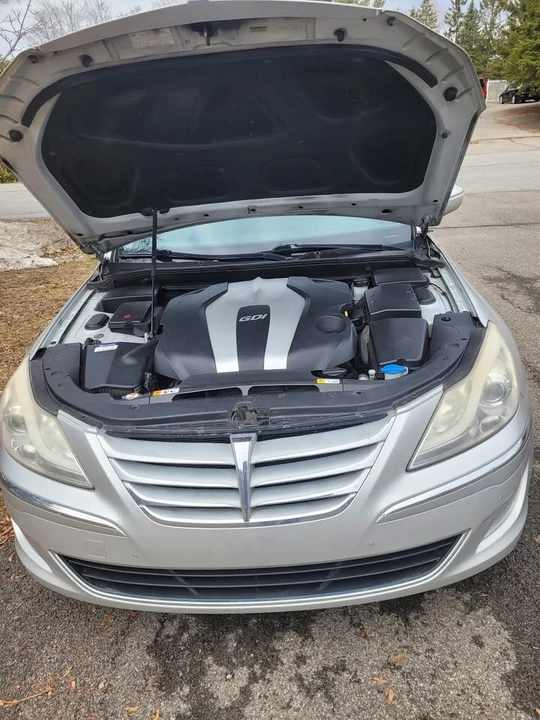 2013 Hyundai Genesis - Image 12 of 14
