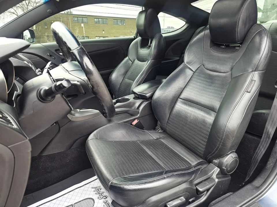 2013 Hyundai Genesis - Image 13 of 16
