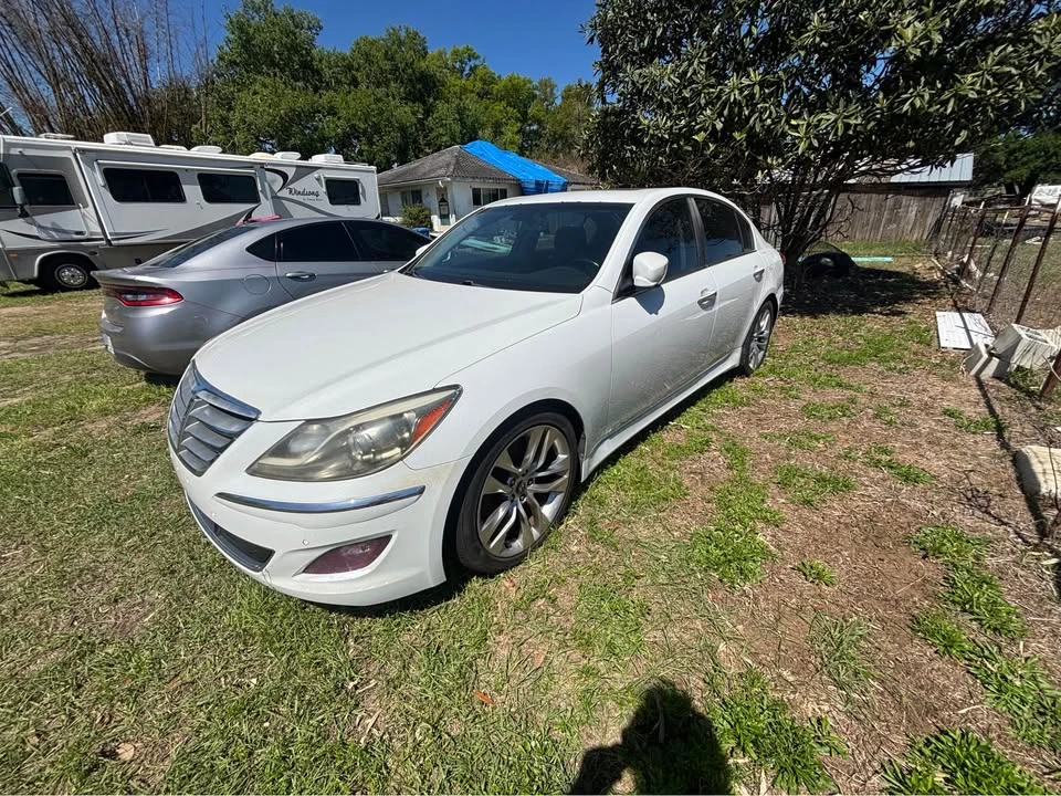 2013 Hyundai Genesis - Image 2 of 9