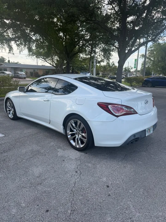 2013 Hyundai Genesis - Image 3 of 11