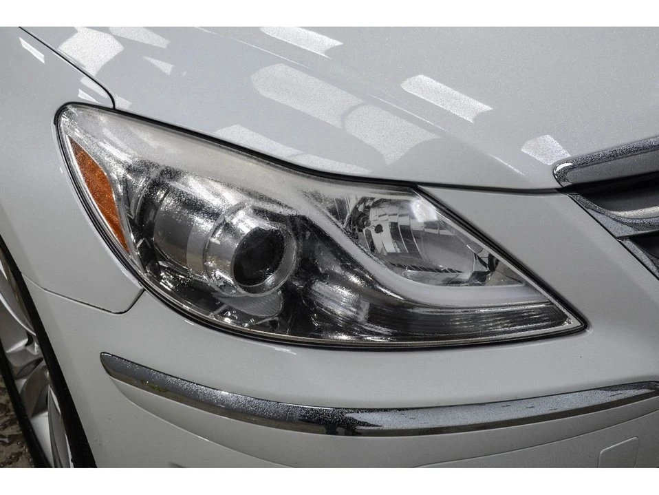 2013 Hyundai Genesis - Image 11 of 20