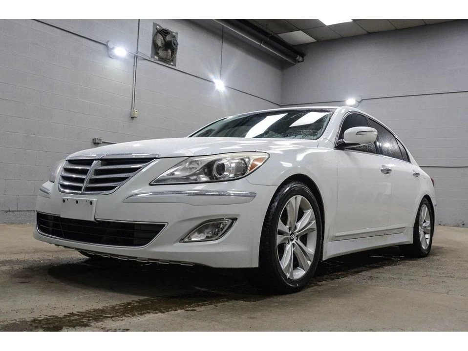 2013 Hyundai Genesis - Image 2 of 20
