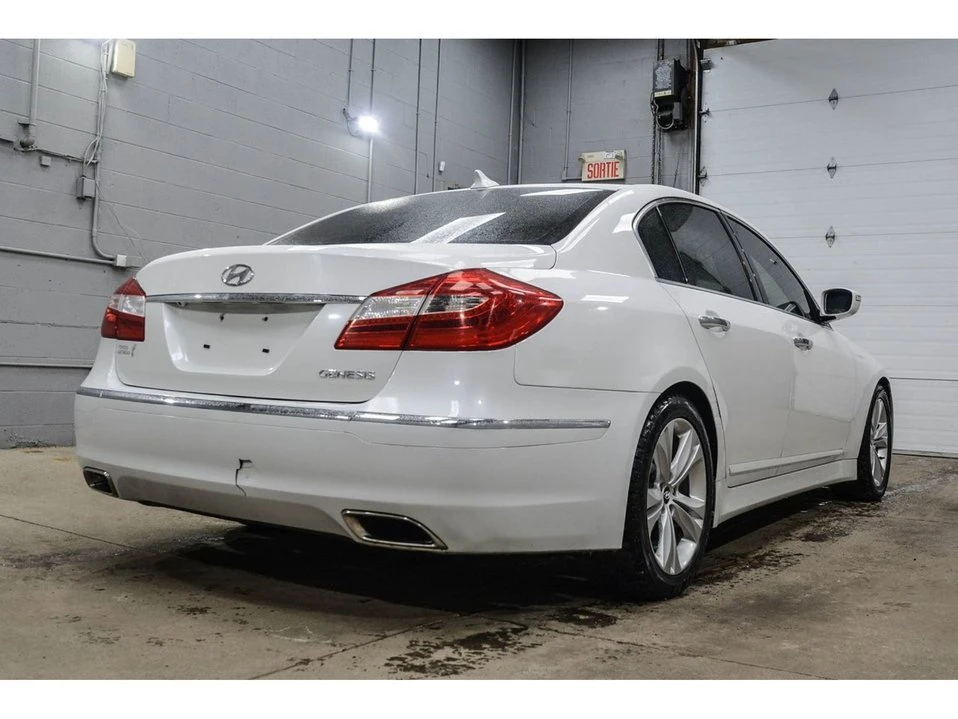2013 Hyundai Genesis - Image 7 of 20