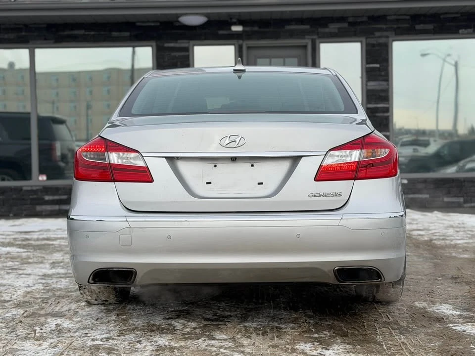 2013 Hyundai Genesis - Image 6 of 18