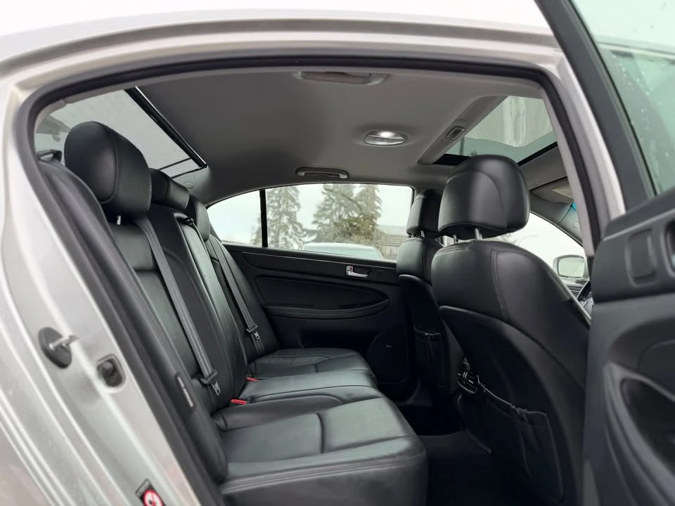 2013 Hyundai Genesis - Image 19 of 19