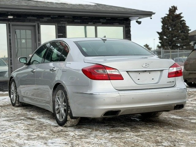 2013 Hyundai Genesis - Image 8 of 19
