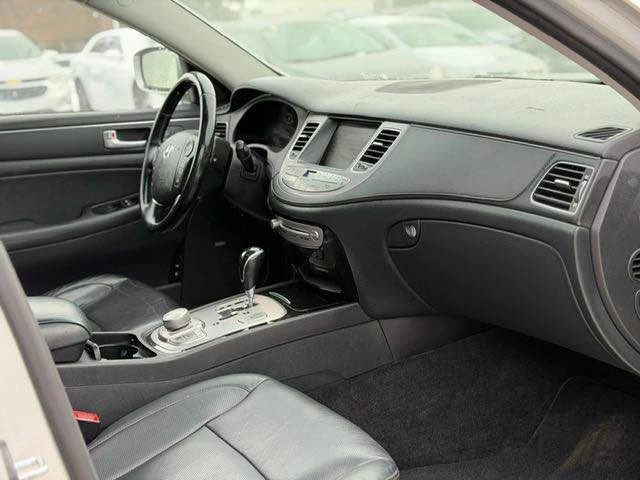 2013 Hyundai Genesis - Image 11 of 18