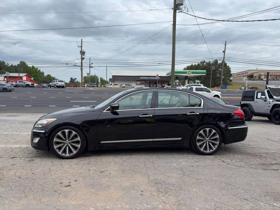 2013 Hyundai Genesis - Image 2 of 20