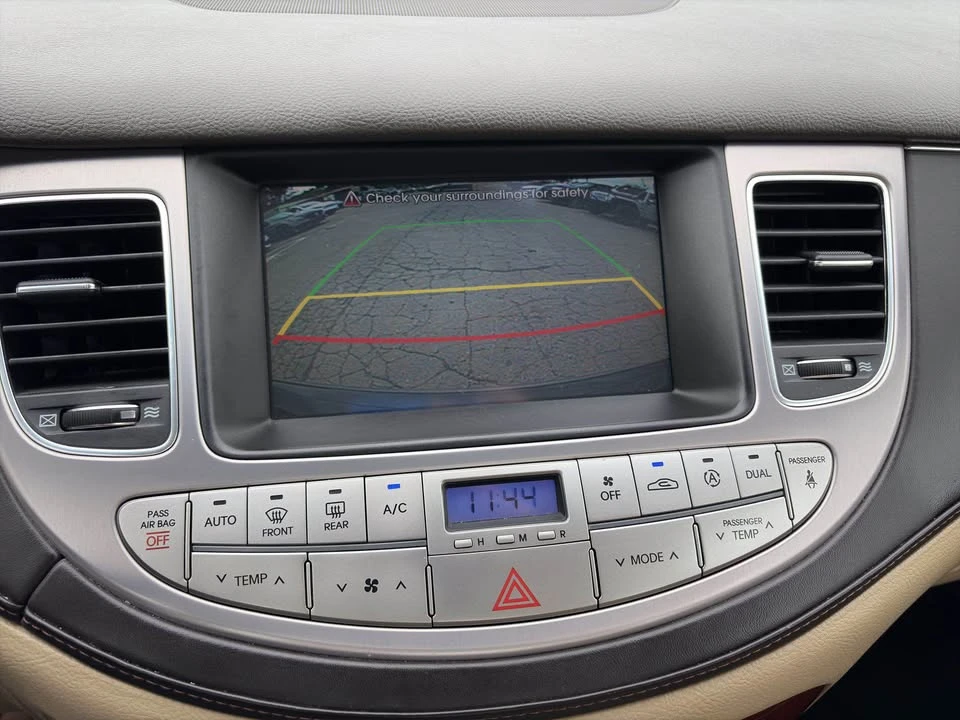 2013 Hyundai Genesis - Image 13 of 20
