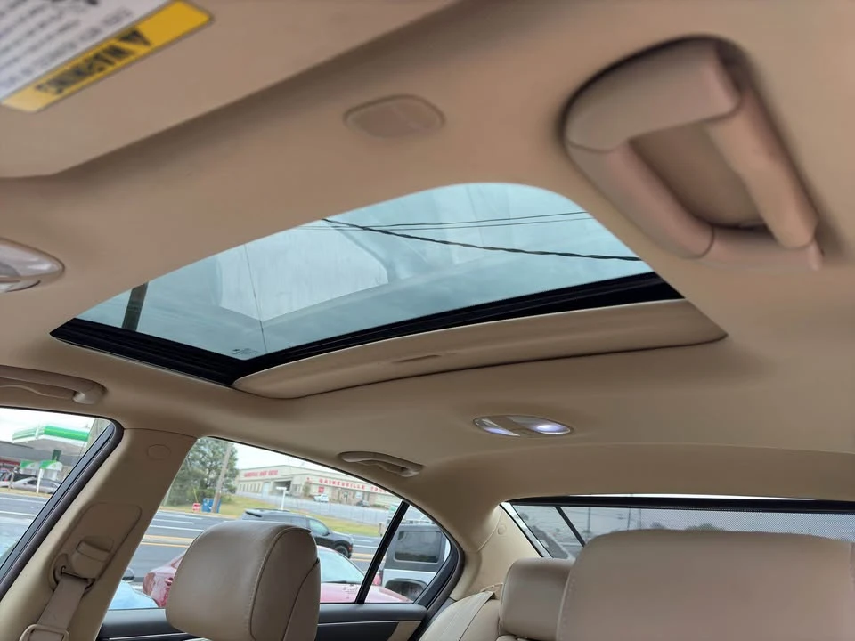 2013 Hyundai Genesis - Image 19 of 20